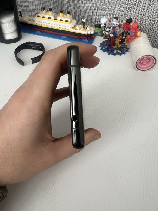 Продам смартфон Oukitel Mix 2