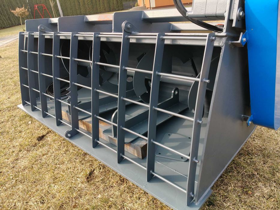 Łycha mieszlnik 1.7m do betonu paszy betoniarka łyżkowa Różne mocowani