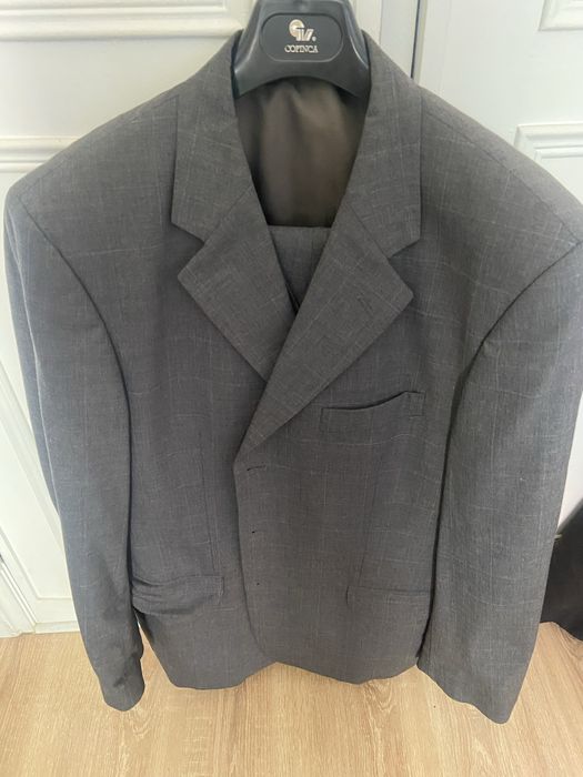 Fato de homem em bom estado