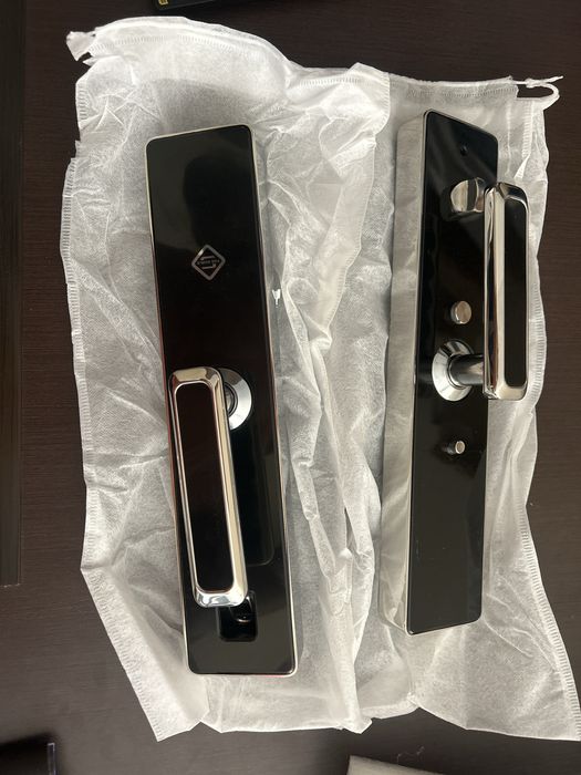 Fechadura inteligente com codigo e impressão Digital