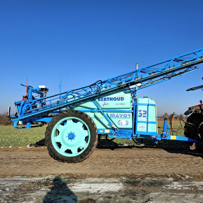 Opryskiwacz Berthoud Racer Mayor 3200l 28/27/24/21m Arag Comet