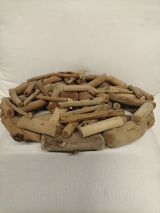 Handicraft-style wooden base