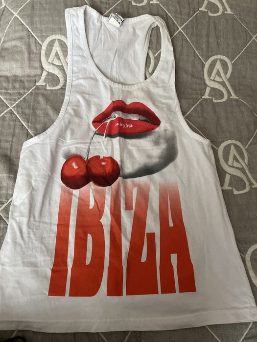 Майже нова майка