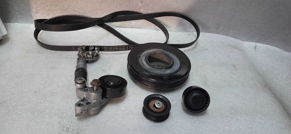 Koło pasowe wału rolki napinacz Audi A6 C6 2.7 tdi kpl