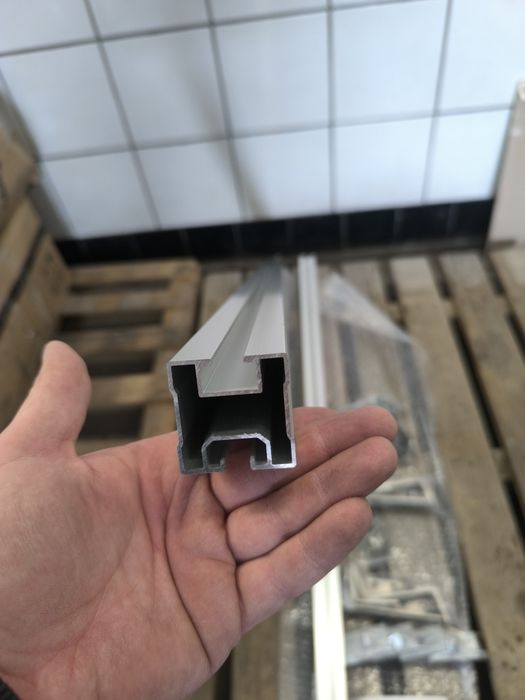 System do montażu paneli fotowoltaicznych solarów szyny fotowoltaika