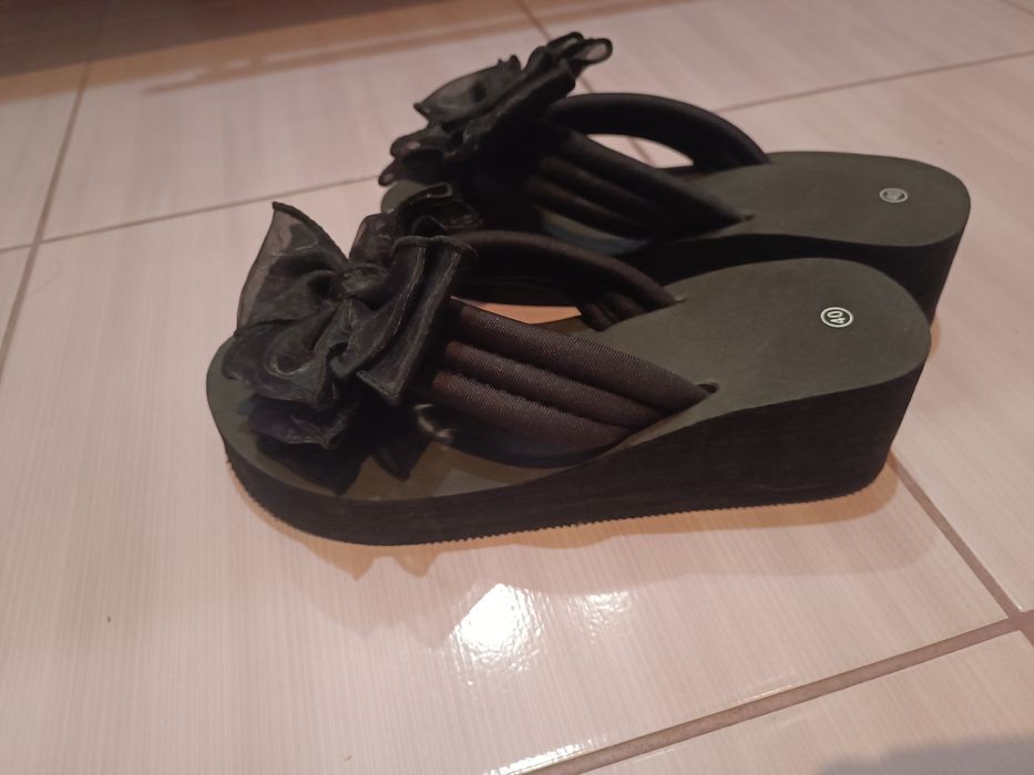 Шлепки, сабо, пляжная обувь