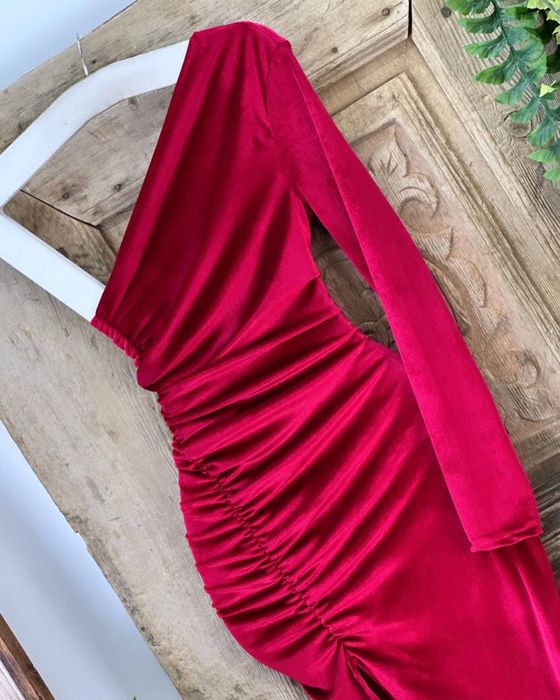 Оксамитова жіноча вечірня сукня