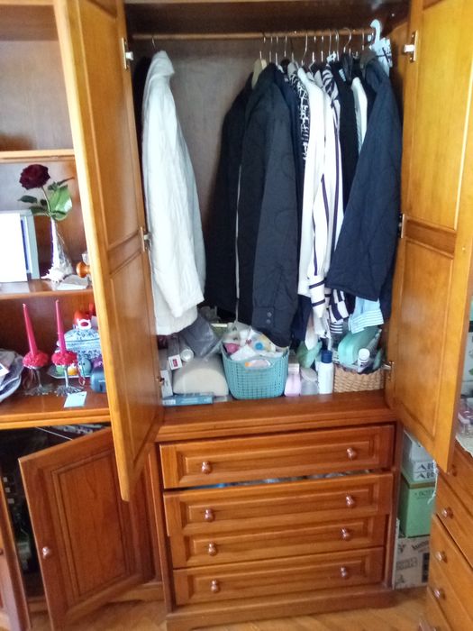 Vendo Armário de madeira