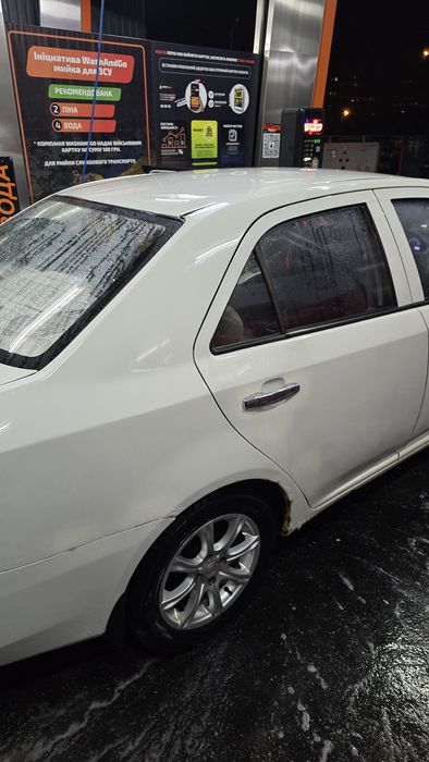 Автомобіль Geely MK