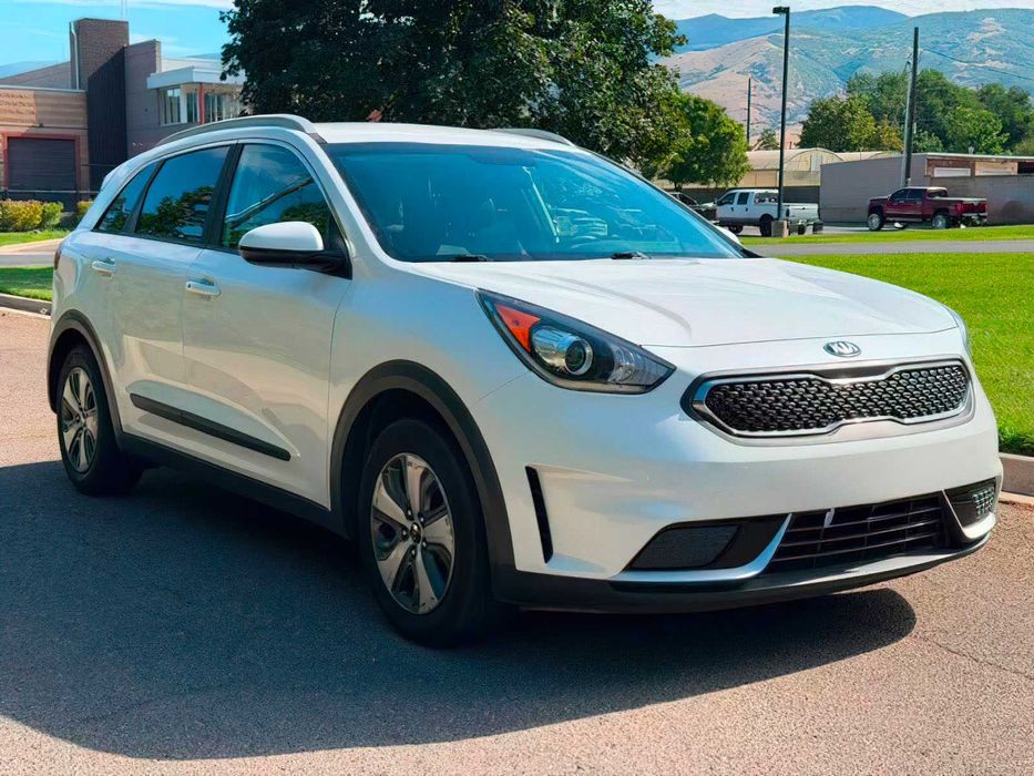Kia Niro LX      2019