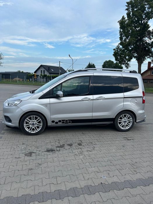 Ford Tourneo Courier 1.5 TDCi Titanium