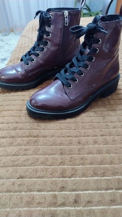 Продам ботінки, розмір 39