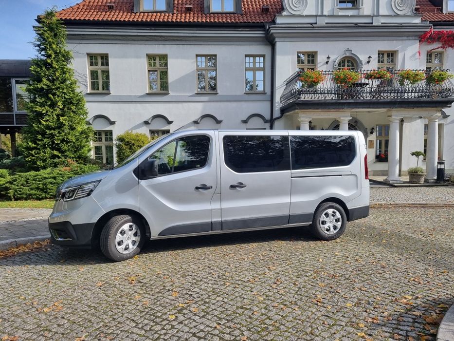 Wynajem busów 9 osobowych