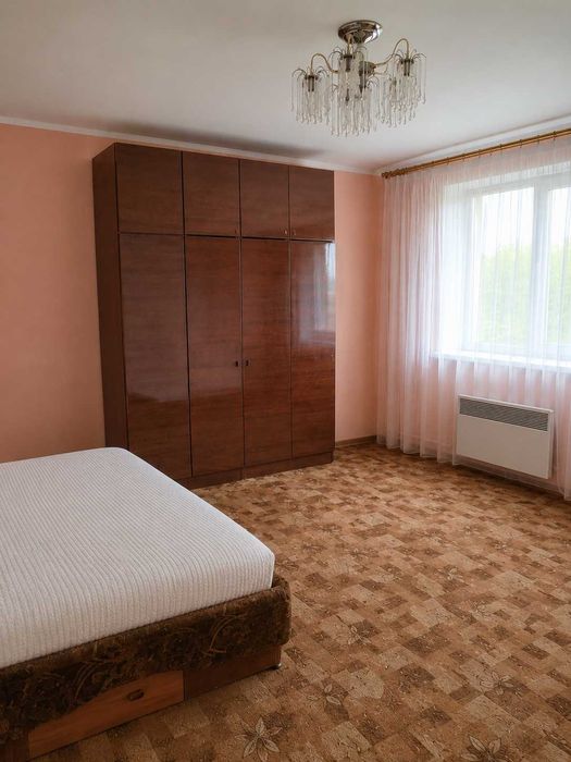 Продам квартиру двокімнатну р-н 6 школи