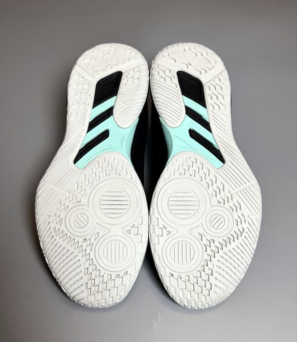 Adidas 39 р. NMD_V3 жіночі кросівки