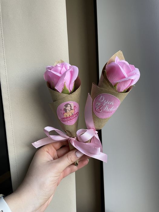 Prezent, bukiecik na Dzień Kobiet róże mydlane