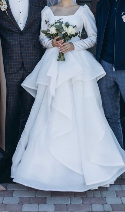 Весільна , стильна сукня 2023