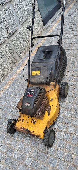 Máquina cortar relva gasolina