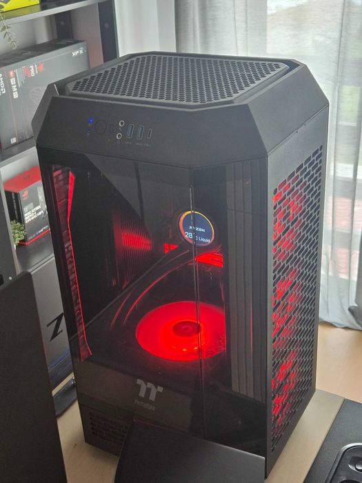 Gaming PC (Ryzen 7 9700X, Radeon RX 9070 XT, 64GB RAM, 2TB SSD)