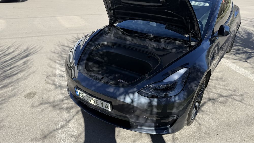 Продам Tesla Model 3