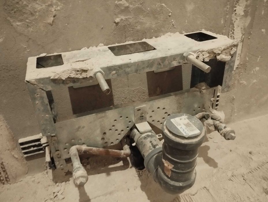 stelaż do bidetu pisuaru