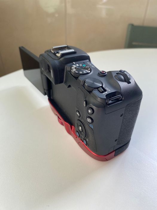 Canon EOS RP + 2 baterias + 1 bolsa Canon