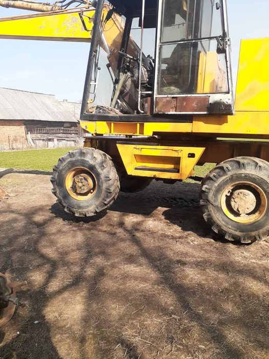 Продам Екскаватор CASE 688