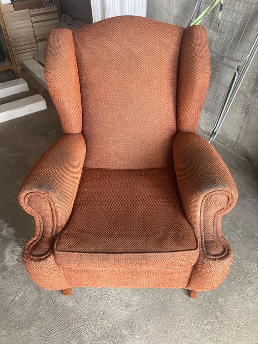 Cadeirão / Poltrona em tons terracota