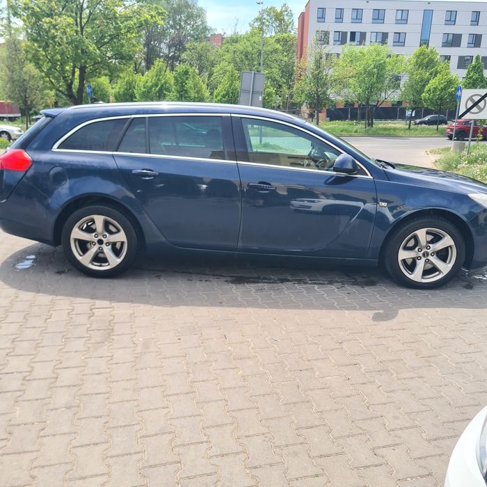 Opel Insignia 2.0 CDTI 160 koni Kombi z 2011 roku  Automat