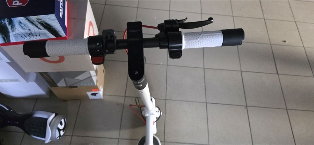 Hulajnoga Elektryczna Ducati Pro-I Evo DU-MO Biała