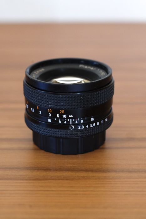 Contax Zeiss Planar 50mm 1.7 C/Y com adaptor para FX