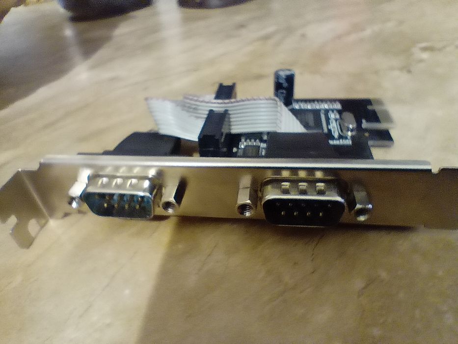 9 sztuk kart rozszerzeń PCI EXPRESS 2 porty
