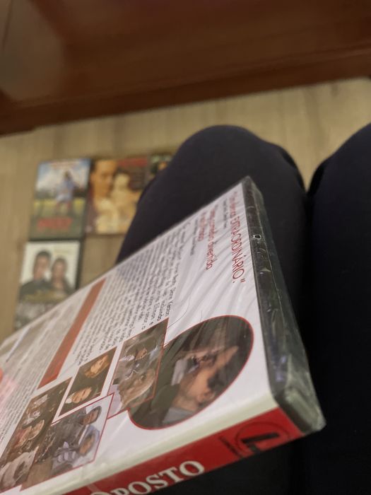 Dvds diversos ainda dentro da embalagem