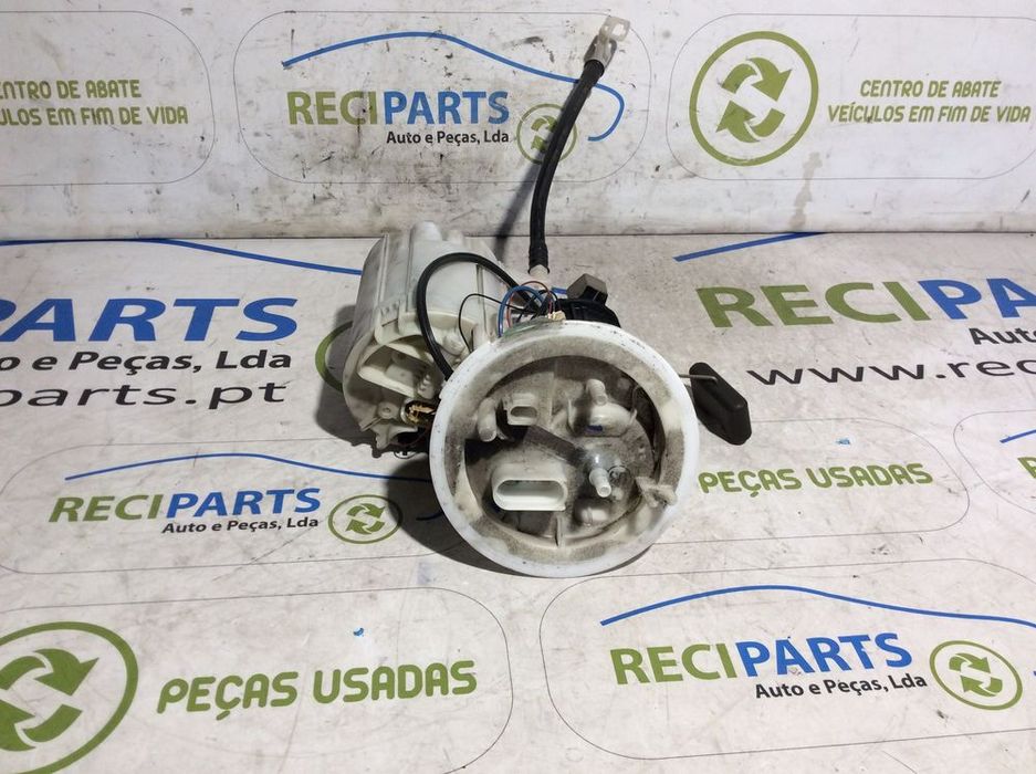 Bomba de combustível Audi A4 B8 1.8T