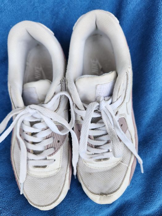 Tenis rapariga,bom estado tam 38/39 brancos