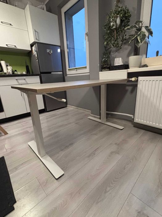 IKEA TROTTEN • Biurko z regulacją wysokości • 120×70 cm • świetny stan