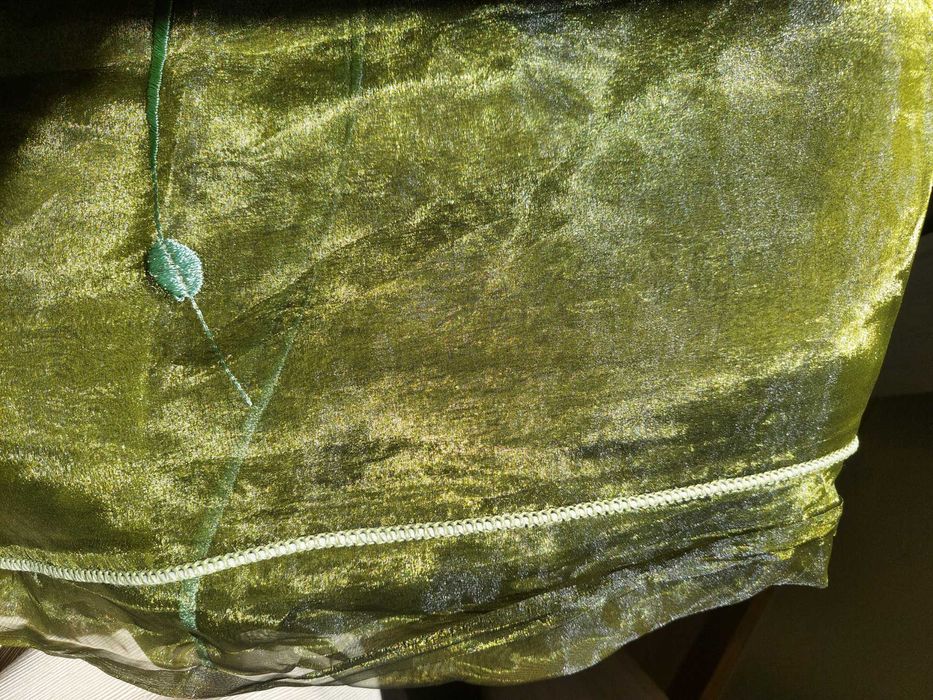 Tecido verde transparente