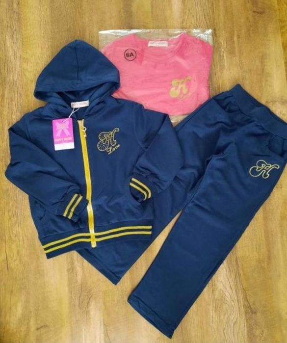 Спортивный костюм тройка на девочку 110-116см. Новый.
