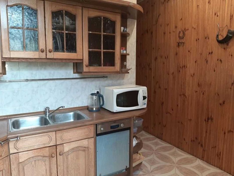 Продаж 3-кімнатної квартири, Голосіївський район, проспект Науки 42/1, метро Деміївська.