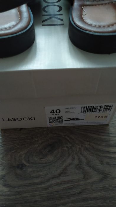 Sandały Lasocki prawie nowe