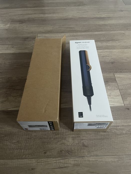 Dyson Airstrait Aeroprostownica