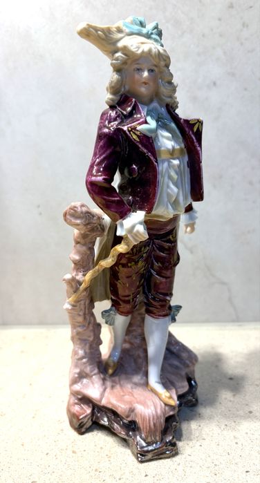 Linda antiga figura de um Galan em porcelana francesa Sec XIX