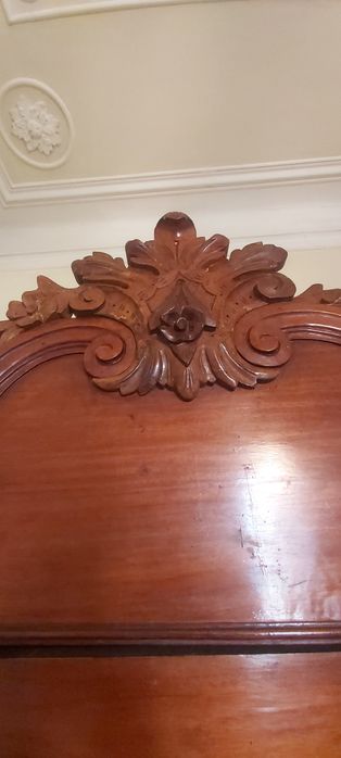 Oportunidade! Cama e Roupeiro "Vintage" (antigo e em madeira)