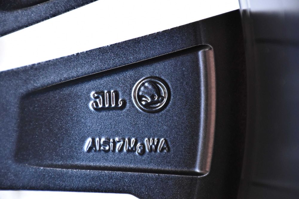 Nowe koła zimowe OEM Audi Q4 Sportback e-tron VW ID.4 ID.5 ID.6 SKODA ELROQ ENYAQ PEAQ CUPRA Tavascan 19" Pirelli