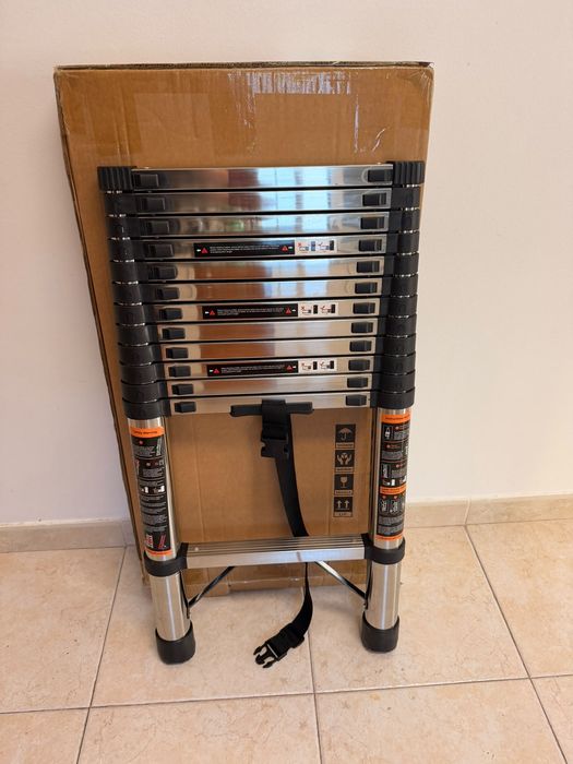 Escada telescopica com 3.8m (sem ganchos)