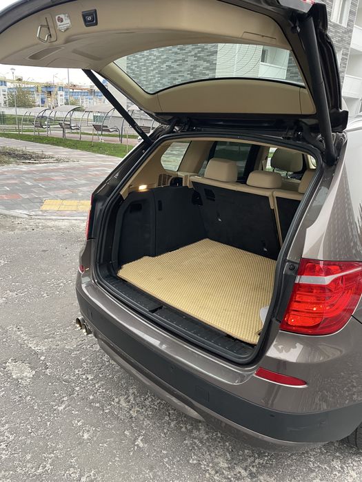 BMW X3 бензин 3.0 атмосфера, в родной краске 2011 г