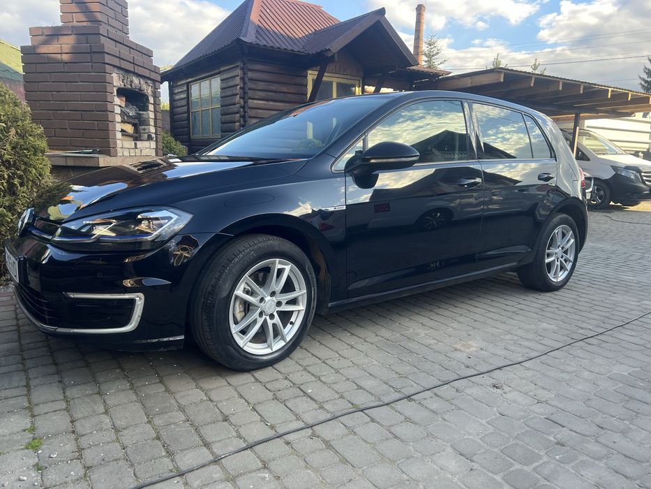 Volkswagen e-Golf електро 2018 36 квт