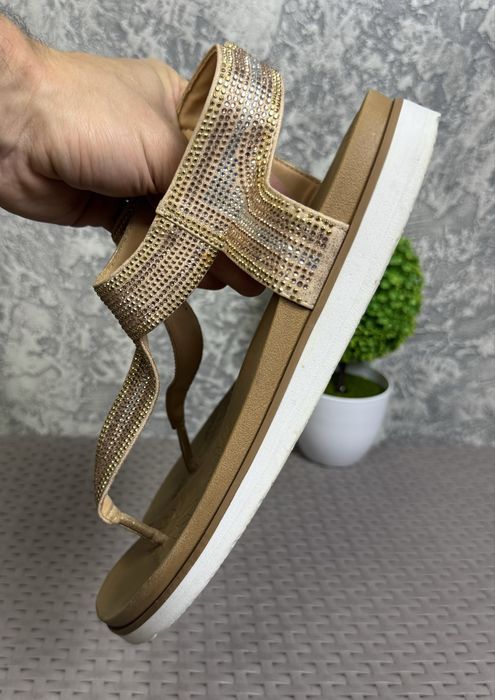 Skechers Luxe Foam сандали босоножки 40 размер женские бежевые