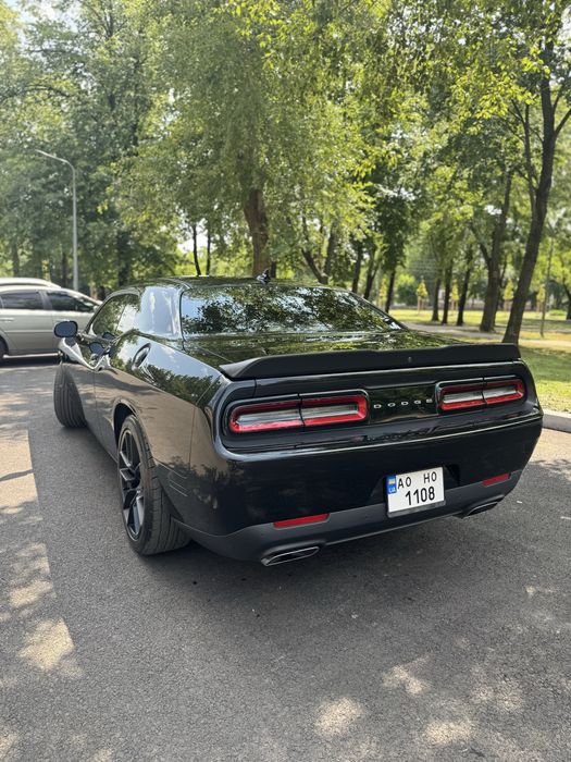 Dodge Chellenger 6,4 SRT8