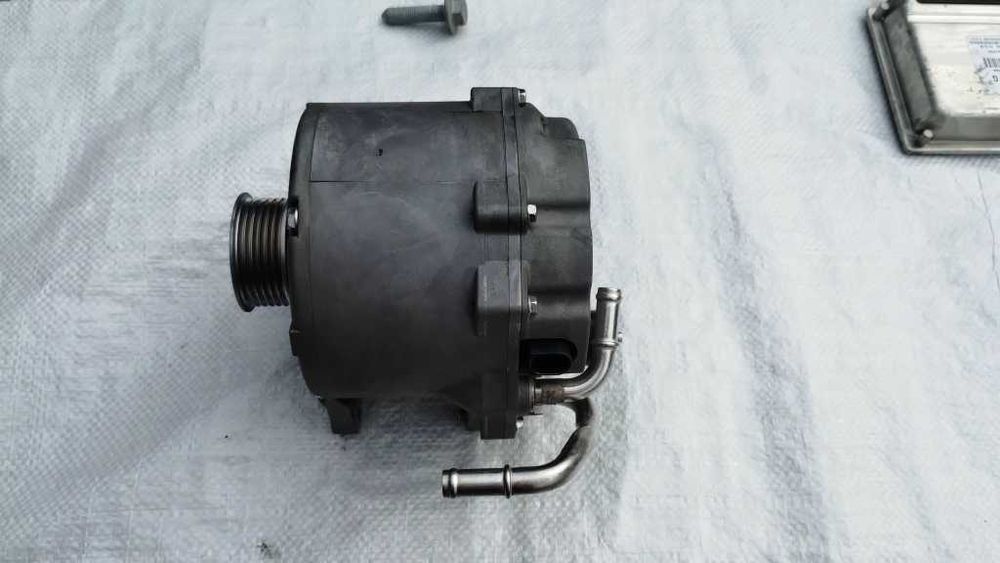 Генератор з водяним охолодженням Audi Q7 06E903015B 06E903015